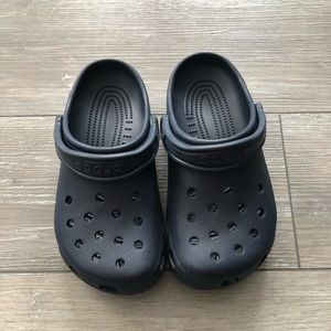 navy blue crocs